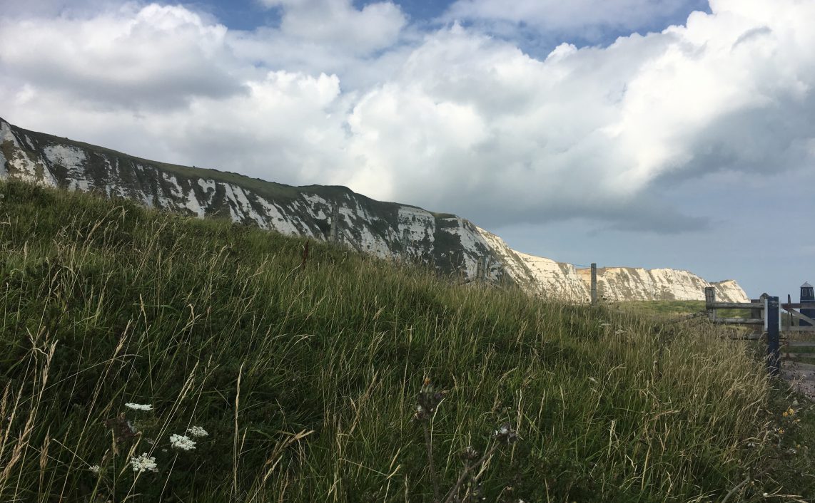 Kreidefelsen links neben Dover